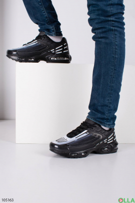 Мужские черные кроссовки с синими и белыми вставками