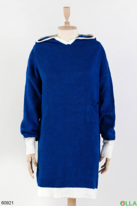 Women's knitted tunic with a hood