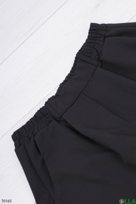 Женские черные шорты с поясом