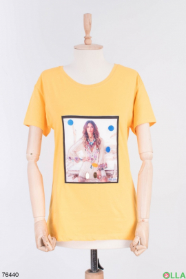 Женская желтая футболка с рисунком