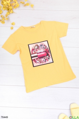 Женская желтая футболка с рисунком