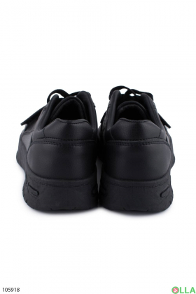 Женские черные кроссовки