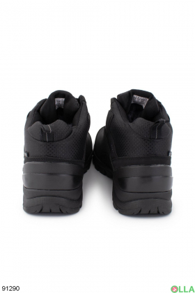 Мужские зимние черные кроссовки на шнуровке