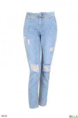 Женские светлые джинсы в классическом стиле