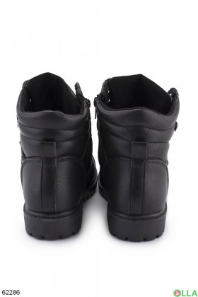 Женские черные зимние ботинки