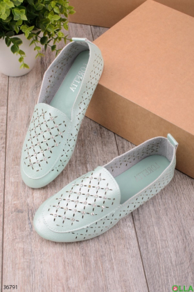Women's ballet flats in a classic style