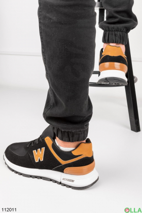 Мужские черно-бежевые кроссовки на шнуровке