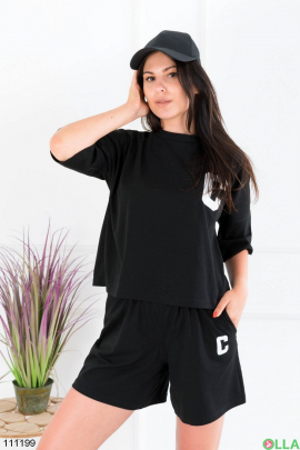 Женский черный комплект из футболки и шорт 
