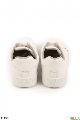 Женские белые кроссовки из эко-кожи