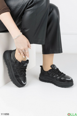 Жіночі чорні кросівки із еко-шкіри