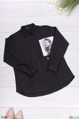 Женская черная рубашка с принтом