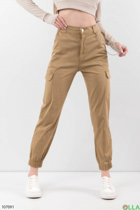 Женские бежевые брюки-карго с цепочкой