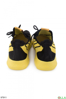 Мужские черно-желтые кроссовки из текстиля