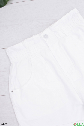 Жіночі білі шорти з ременем
