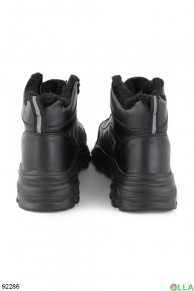 Жіночі зимові чорні кросівки