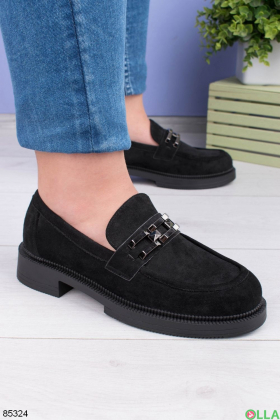 Women's black shoes with a buckle