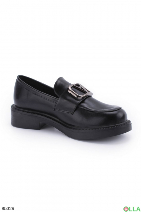Женские черные туфли с пряжкой