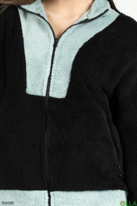 Women's jacket with a zipper