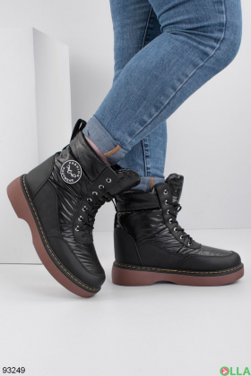 Женские черные ботинки на шнуровке
