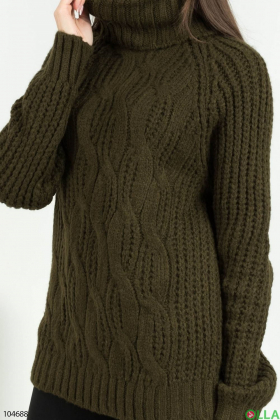 Женский свитер цвета хаки
