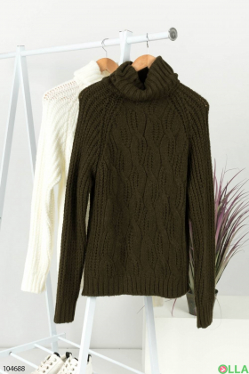 Жіночий светр кольору хакі