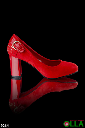 Red shoes with buckle
