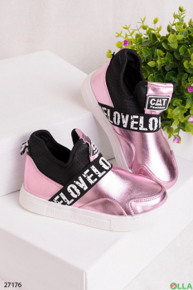 Розовые ботинки с надписями