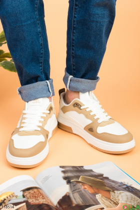 Мужские бело-бежевые кроссовки на шнуровке