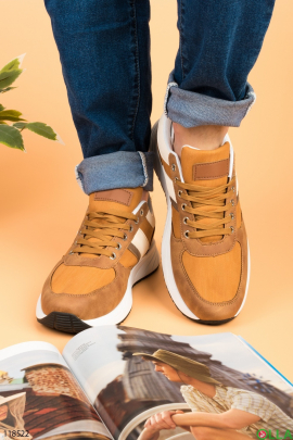 Мужские коричневые кроссовки на шнуровке