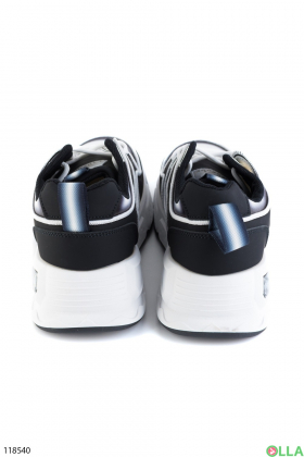 Мужские черно-белые кроссовки на шнуровке