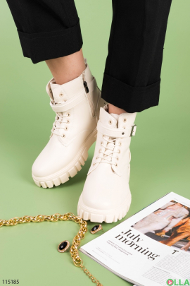 Жіночі зимові черевики молочного кольору із еко-шкіри