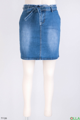 Women's blue denim skirt with a belt