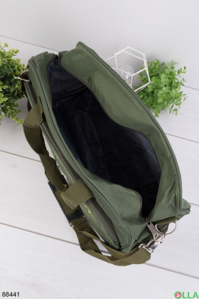 Зеленая спортивная сумка
