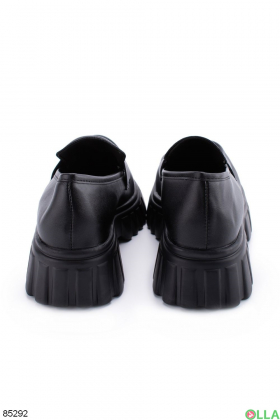 Женские черные туфли без застежки