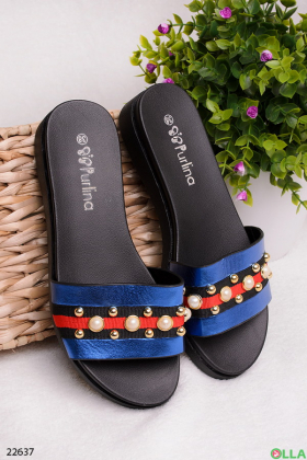 Slippers with beads