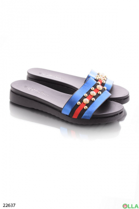 Slippers with beads