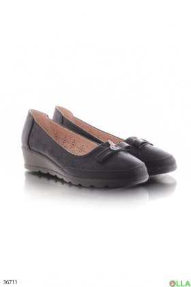 Women's low wedge shoes