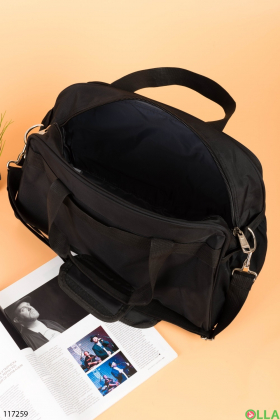 Черная спортивая сумка из текстиля