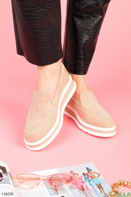 Женские бежевые туфли из экозамши