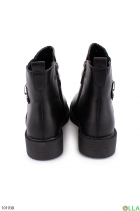Жіночі чорні черевики зі стразами