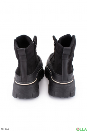 Жіночі чорні черевики на платформі