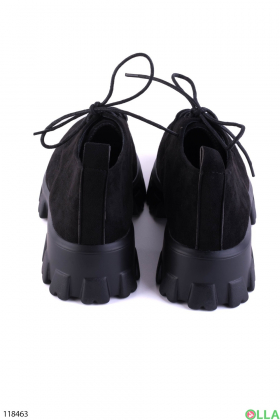 Жіночі чорні туфлі з еко-замші
