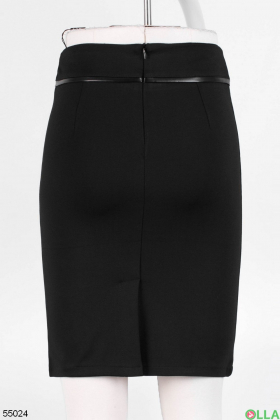 Women's skirt in a classic style