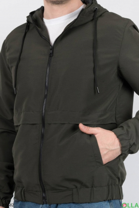 Мужская куртка цвета хаки с капюшоном