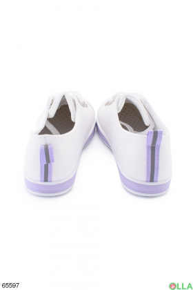 Женские белые кроссовки из эко-кожи на шнуровке