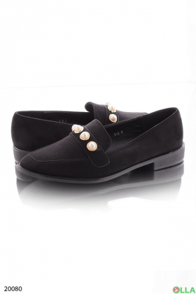 Black shoes with beads