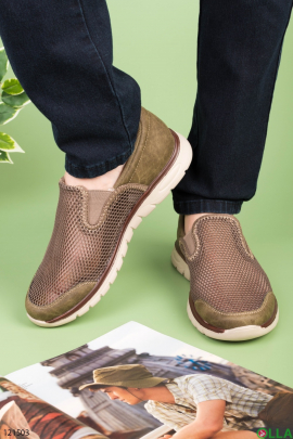 Men's brown sneakers with mesh