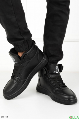 Чоловічі чорні кросівки