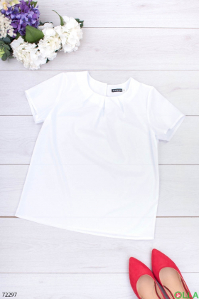 Жіноча біла блузка