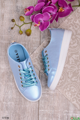 Light blue lace-up sneakers